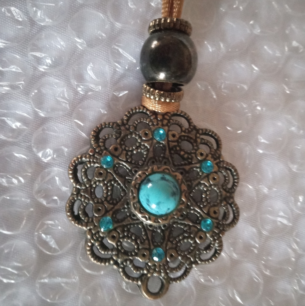 🎈3 for $10🎈Corded Pendant